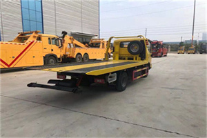 陇川非事故拖车