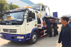 陇川汽车道路救援拖车价格
